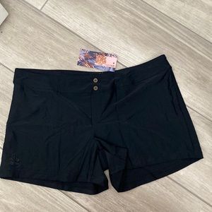 Hapari Black Cover-Up Board Shorts (XL)
